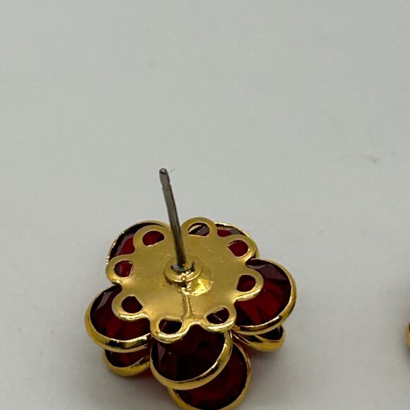 Vintage Ruby Red Flower Stud Earrings with Crystals Gold-Tone Made in the USA. - Picture 10 of 11